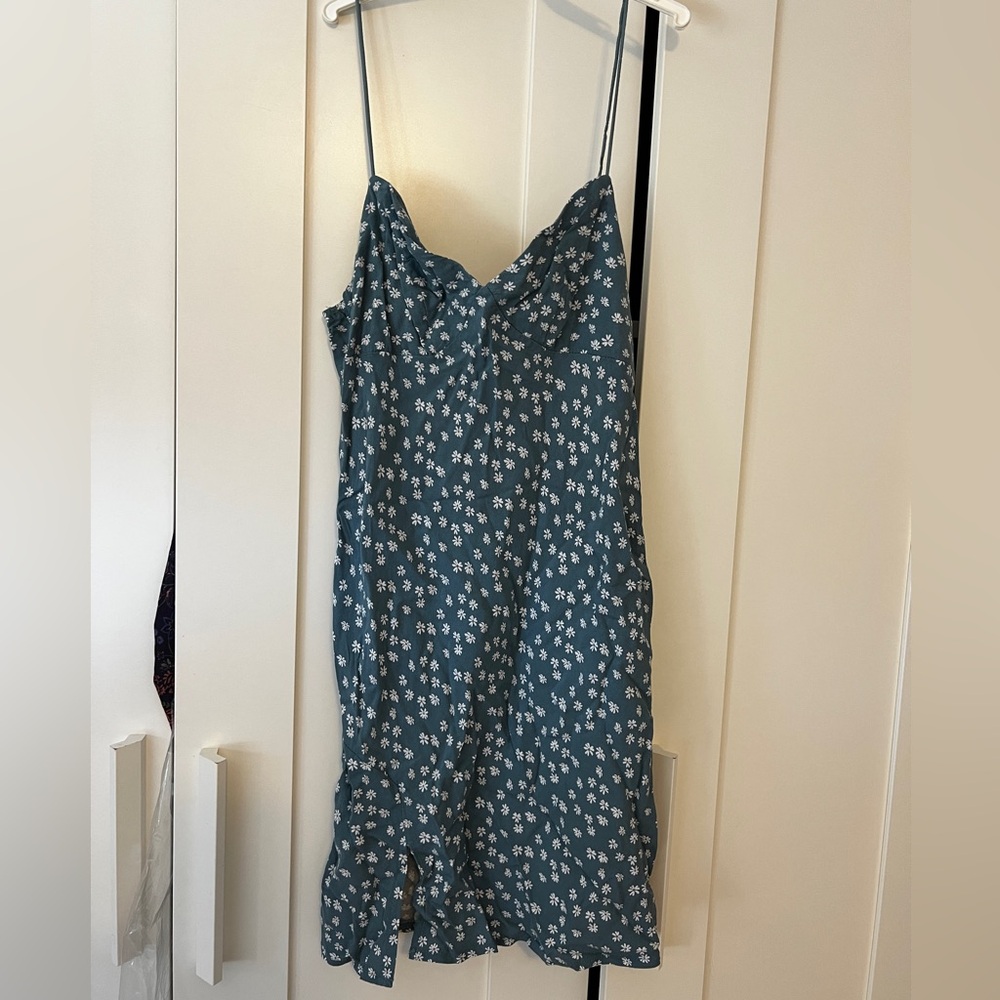 Kendall & Kylie Blue Floral Dress